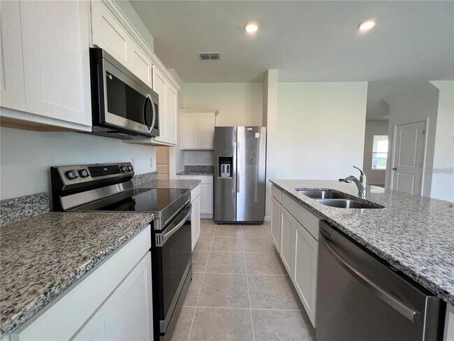 Building Photo - 2217 Crossbow St