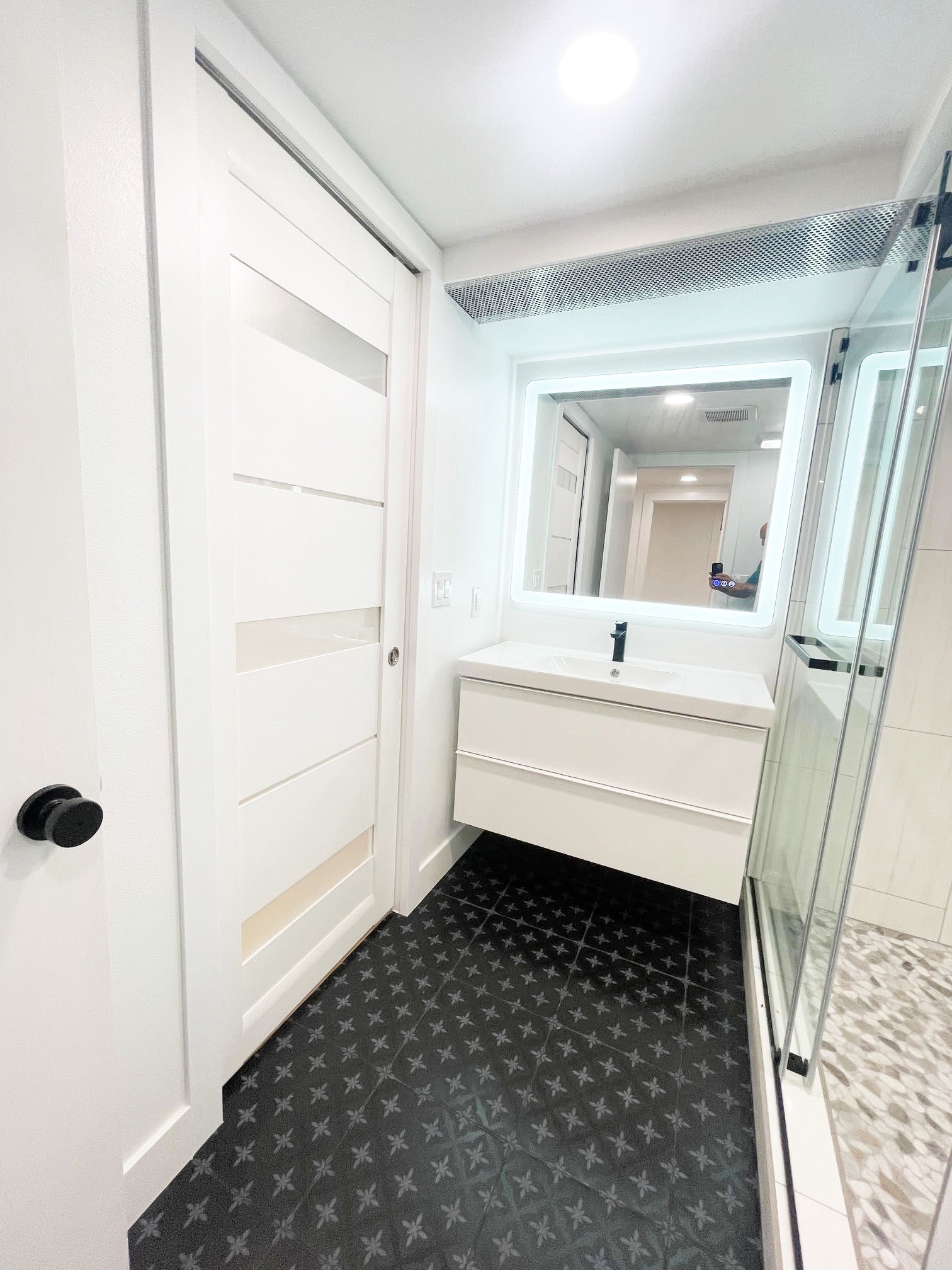 Master Suite 1 Full Bath - 491 S Otis St