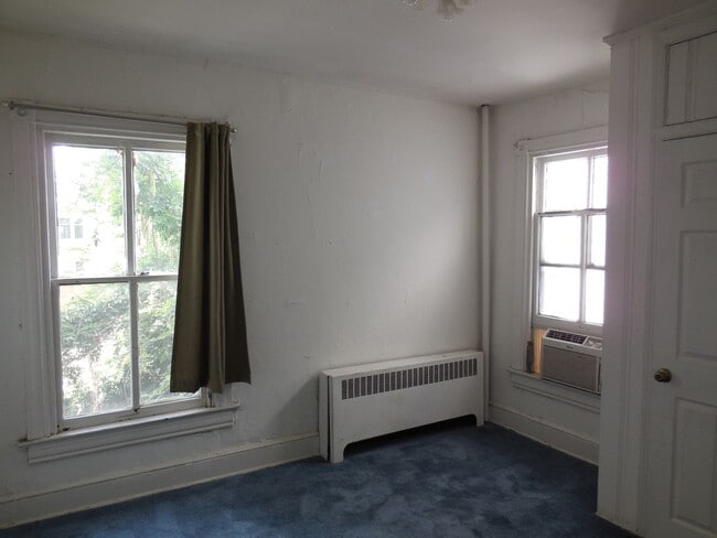 Building Photo - $4500 / 4br - Sunny 4 Bedroom 2 Bath Georg...