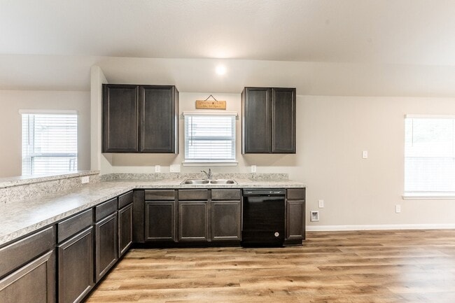 Building Photo - 207 Black Bear Dr