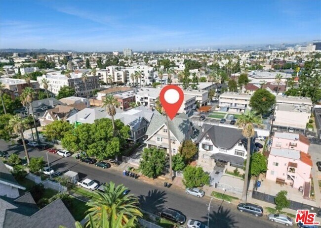 Building Photo - 1125 S Lake St