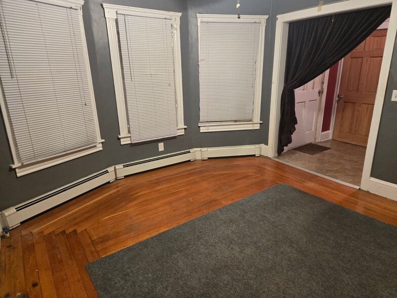 Living Room - 215 East St