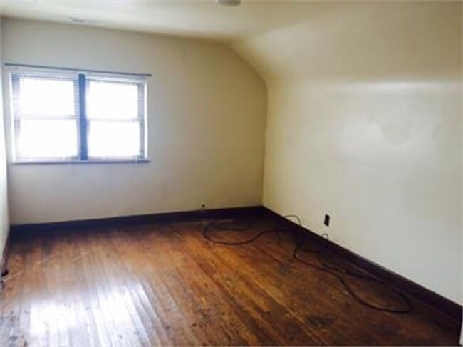 Building Photo - 1508 1/2 Lee Street East