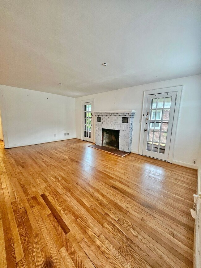 Building Photo - 2BD/1BA Brick Home in Cul-de-sac!