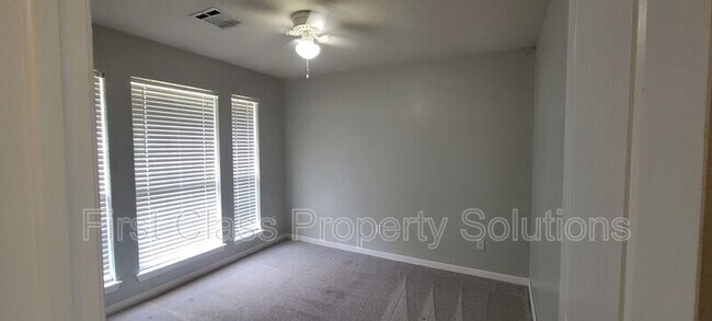 Building Photo - 2816 SE 95th St