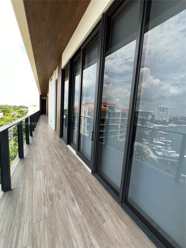 Building Photo - 3581 E Glencoe St