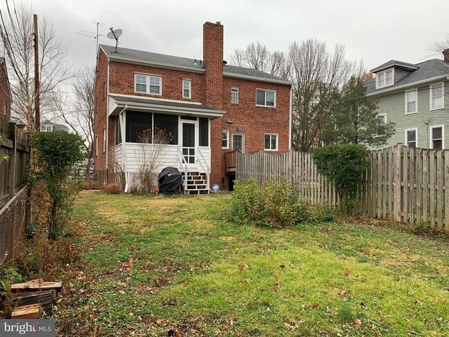 Building Photo - 5 E Alexandria Ave