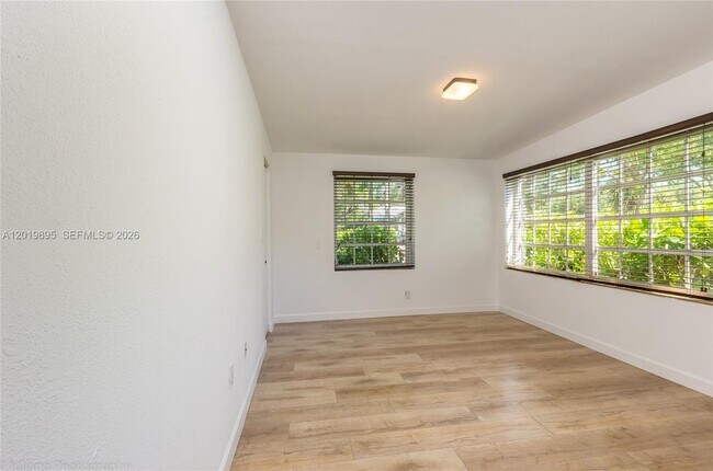 Building Photo - 228 SW 23rd Rd
