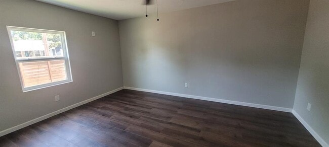 Building Photo - 54 De Boll St