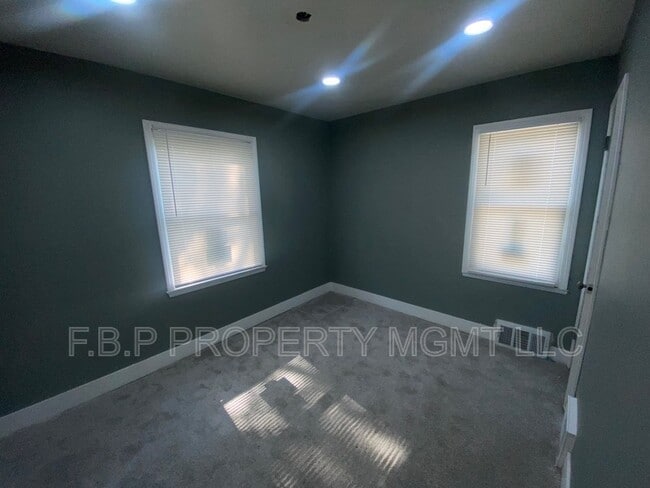 Building Photo - 8435 Westwood St