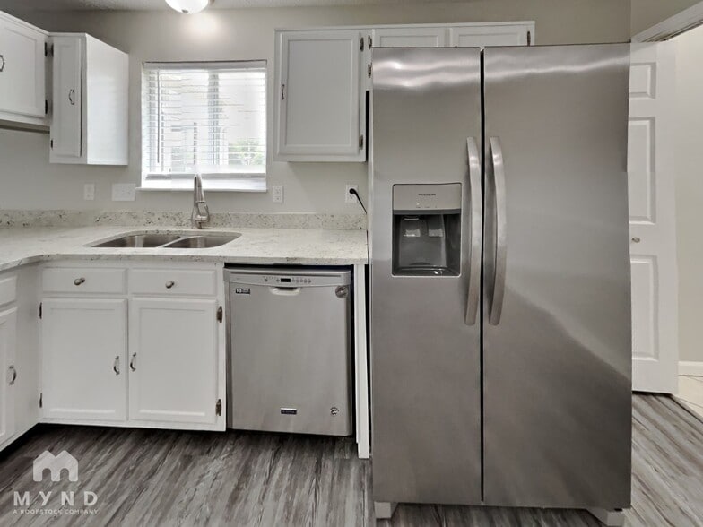 Building Photo - 8212 Autumn Mill Ln