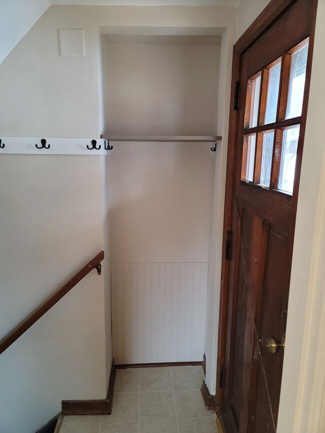 Building Photo - Charming 4 Bedroom on the North Side of Ma...