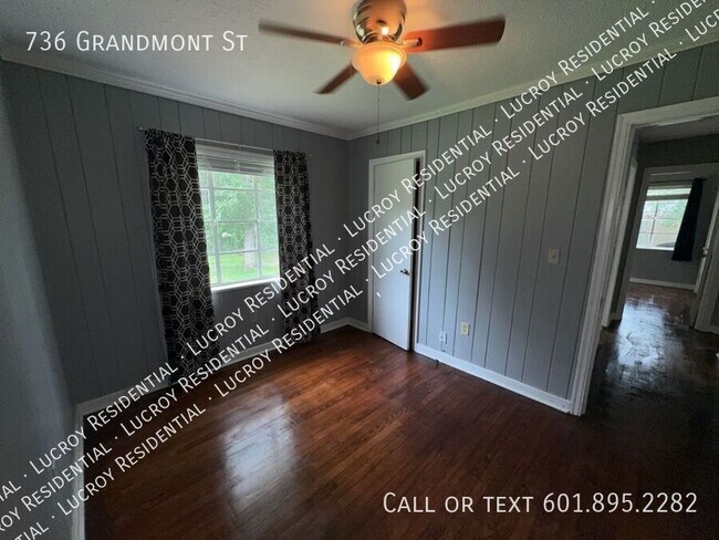 Building Photo - 736 Grandmont St