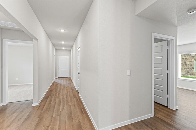 Building Photo - 8019 Camphor Ct