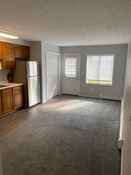 Building Photo - 1476 Ridge Rd