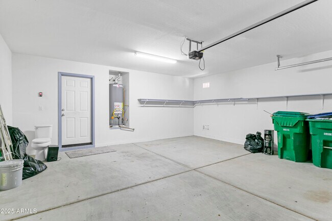Building Photo - 40925 W Patricia Ln