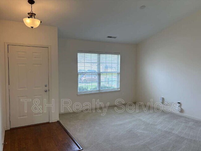 Building Photo - 4209 Manasota Ct