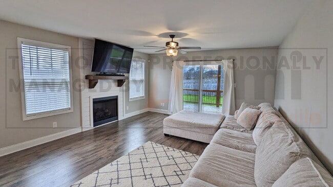 Building Photo - 890 Wild Elm Ct