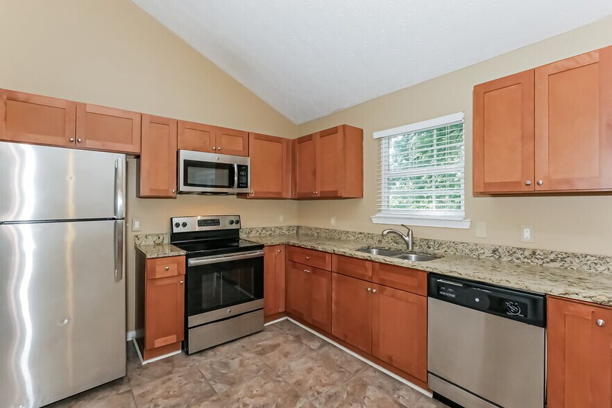 Building Photo - 212 Wildwood Dr
