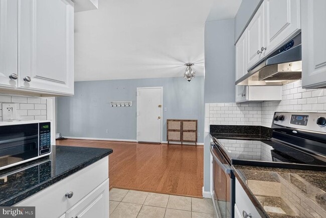 Building Photo - 8358 Dunham Ct