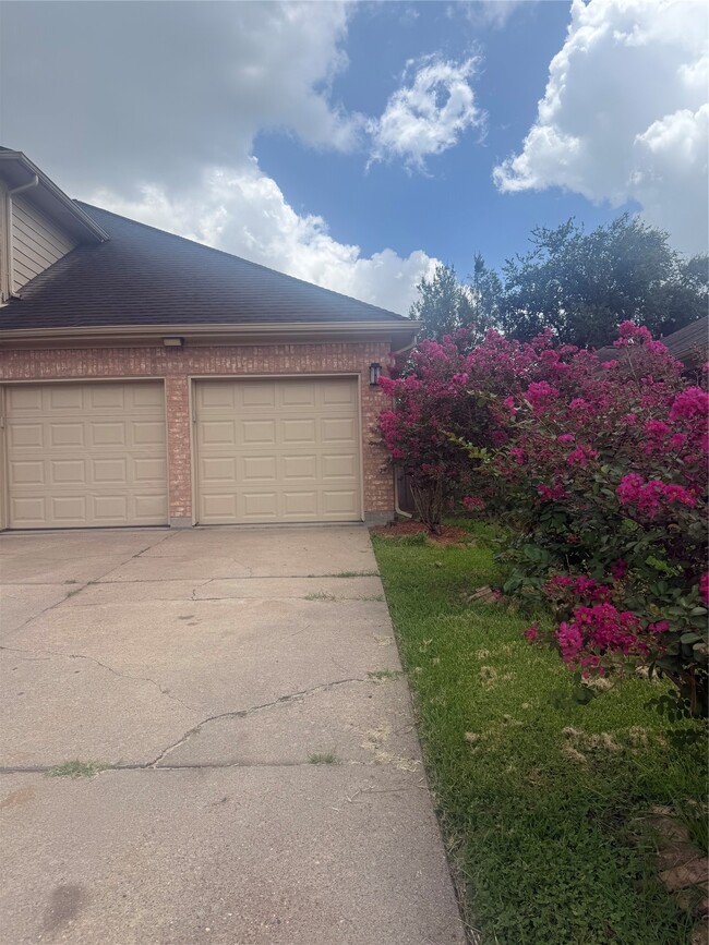 Building Photo - 13719 Ortega Ln