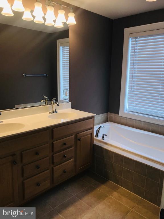 Building Photo - 14656 Crossfield Way