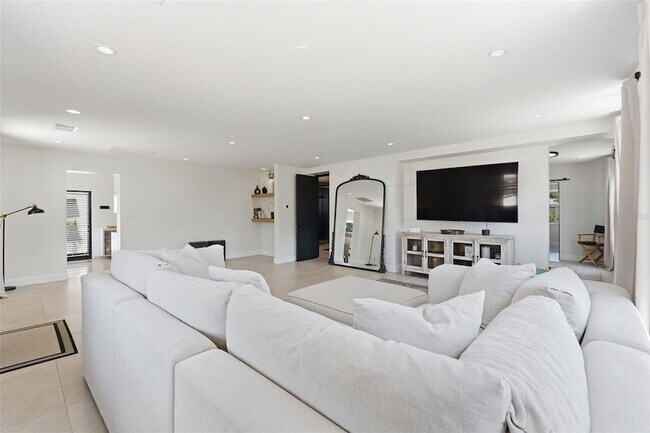 Building Photo - 6336 S Lansdale Cir