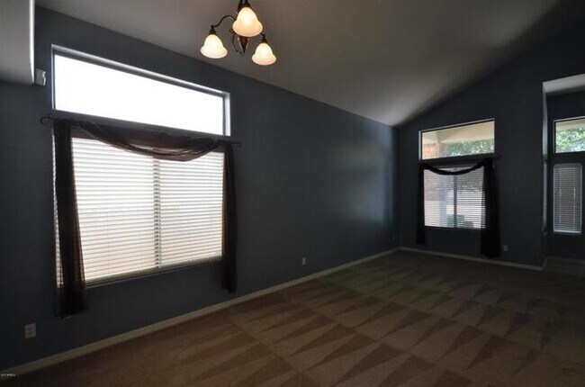 Building Photo - 2018 W Agrarian Hills Dr