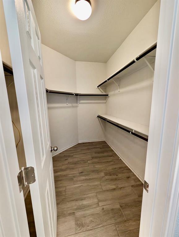 Building Photo - 824 Falkland Trace