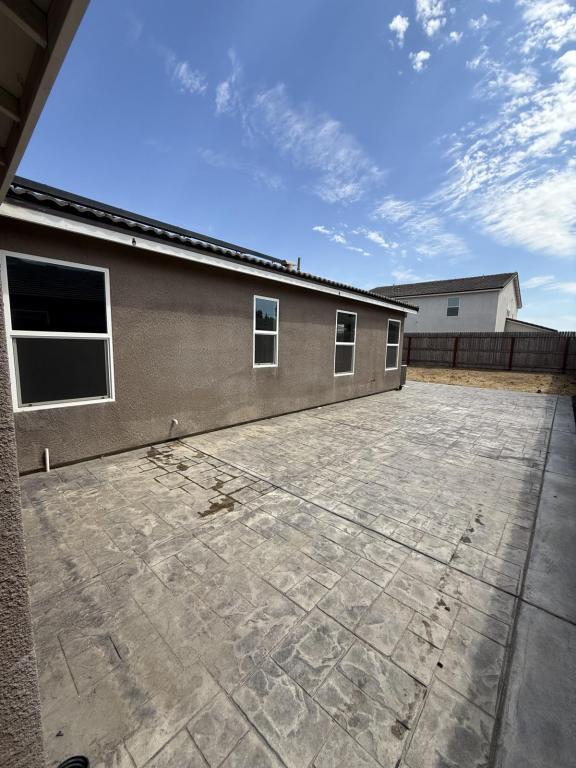 Building Photo - 2124 Ukiah Ct