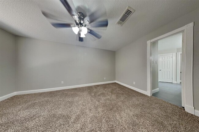 Building Photo - 27 S Brook Pebble Ct