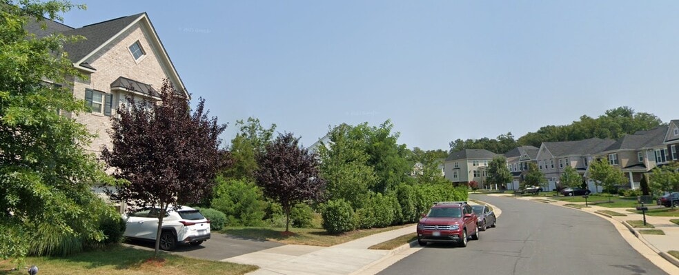 Building Photo - 21215 Fairhunt Dr