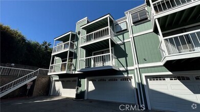 Building Photo - 1056 Walnut Grove Ave
