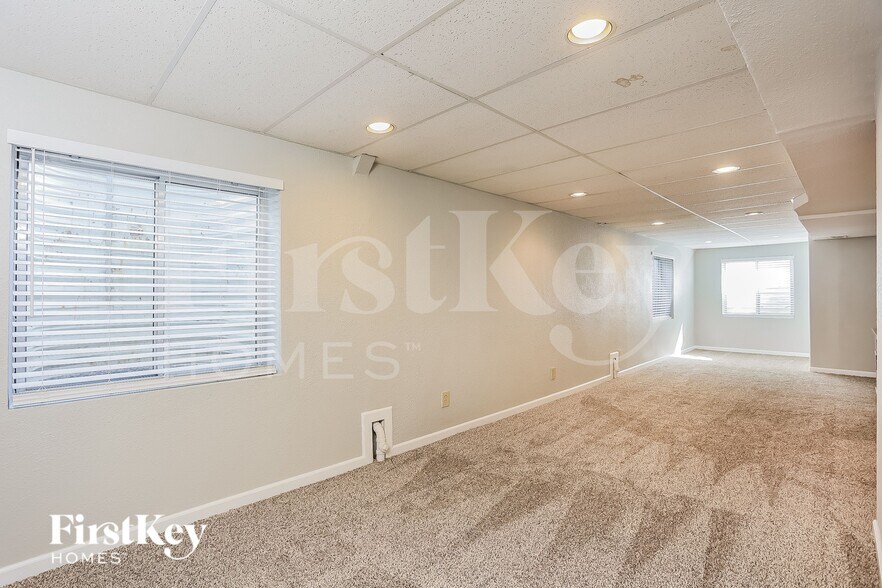 Building Photo - 10118 Uravan St