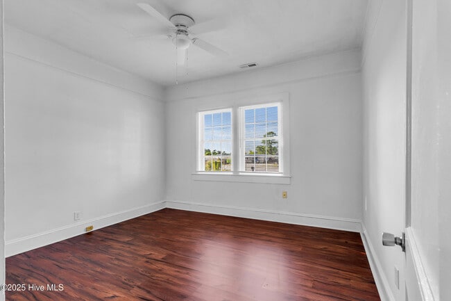 Building Photo - 407 Hoke St
