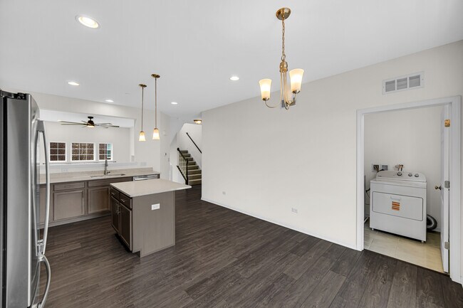 Building Photo - 4456 Monroe Ct