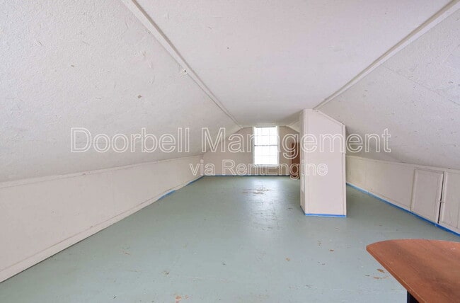 Building Photo - 113 N Birch St