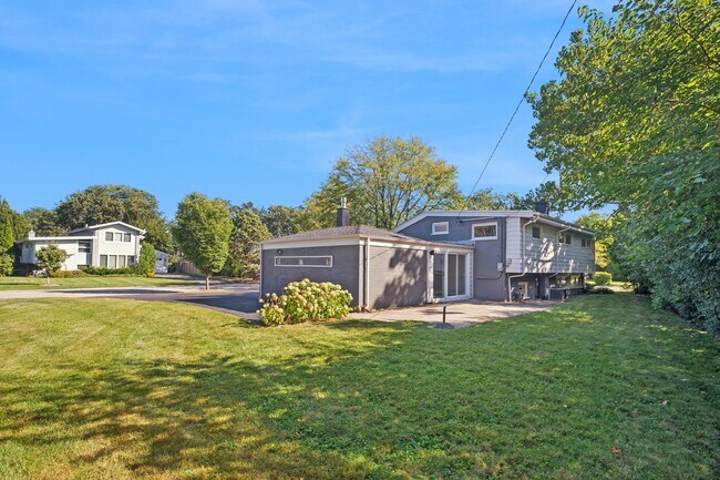 Building Photo - 1321 Heatherfield Ln