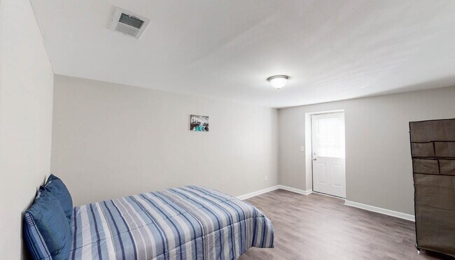 Building Photo - Thomasville Heights Home