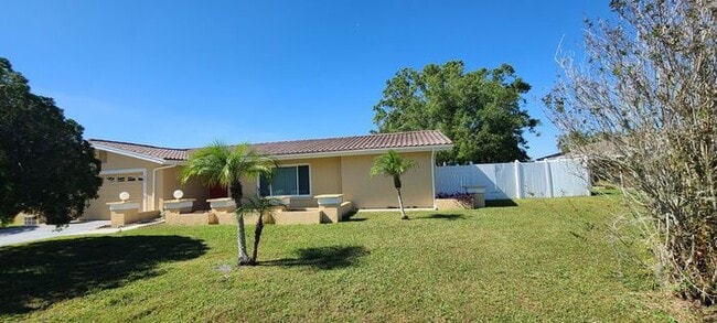 Building Photo - Beautifully Remodeled Home in Poinciana area