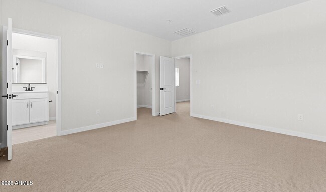 Building Photo - 7573 W Darrow St
