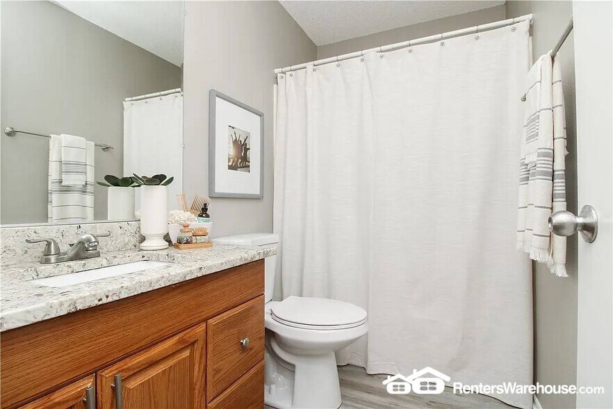 Building Photo - 1933 E 25th St