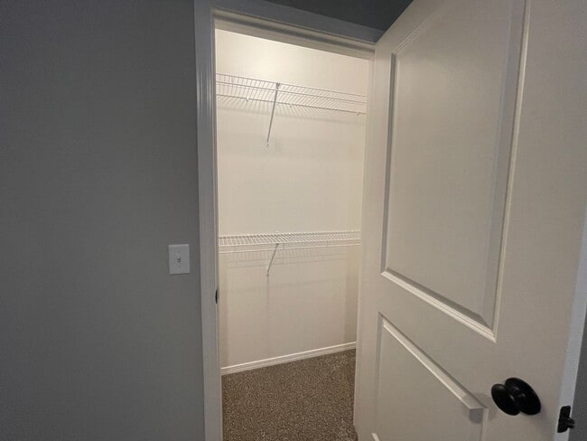 Building Photo - Make this  beautiful modern home yours!!