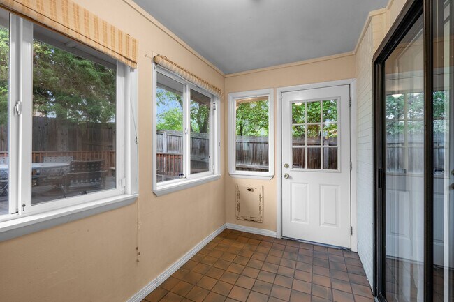 Building Photo - 8022 E Bucknell Pl