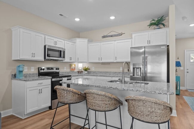 Building Photo - 172 Coastline Cir
