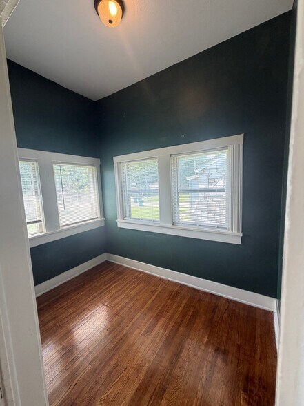 Building Photo - 124 N Pearl Ave