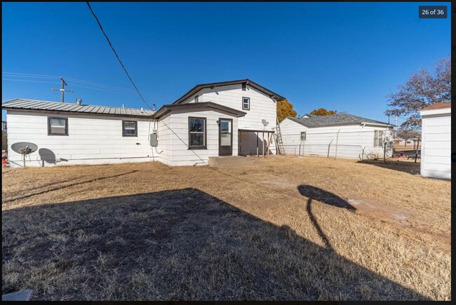 Building Photo - 1008 9th St