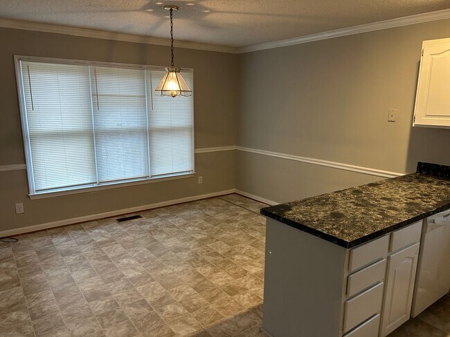 Building Photo - 716 Bluffridge Trail