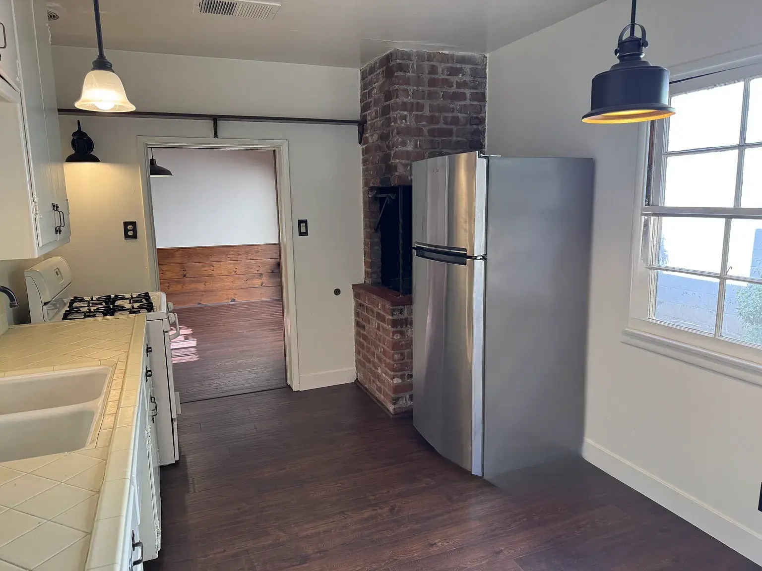 Building Photo - 1260 N Hudson Ave