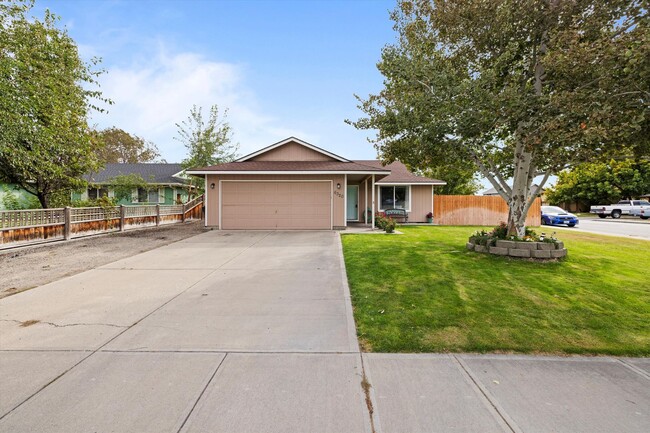 Primary Photo - Beautiful 3-Bed, 2-Bath Home in Pasco, WA